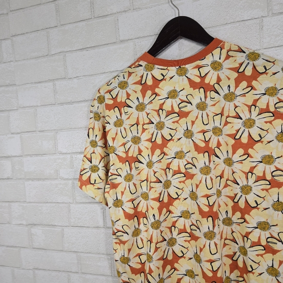 Super Massive super cute floral tee - Picture 10 of 12